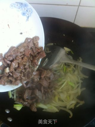 双葱炒羊肉的做法步骤：8