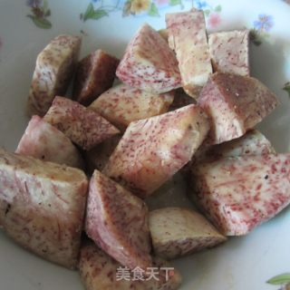 农家蒸肉----荷叶米粉肉的做法步骤：6