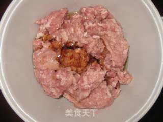 猪肉白菜水饺的做法步骤：1