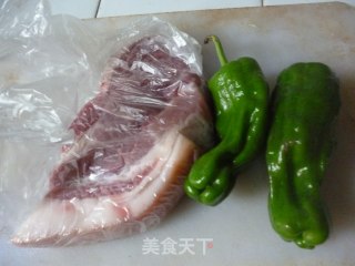 青椒肉丝的做法步骤：1