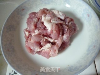 青椒肉丝的做法步骤：2