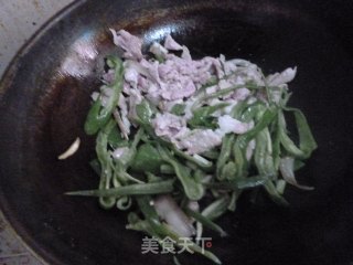 青椒肉丝的做法步骤：6