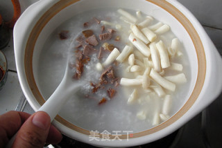 牛肉鲜菇米粥的做法步骤：3