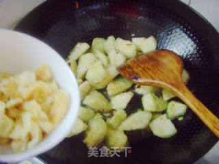 丝瓜炒鸡蛋的做法步骤：9