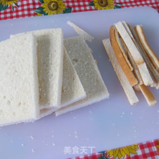午后休闲小甜点の【吐司香蕉卷】的做法步骤：1