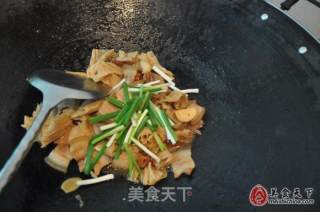 酱烩腩肉腐竹的做法步骤：4