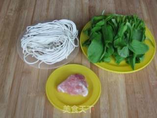 鸡毛菜肉丝炒面条的做法步骤：1
