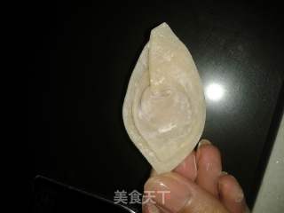 元宝馄饨（香菇猪肉馅）的做法步骤：4