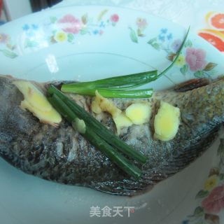 清蒸鲤鱼的做法步骤：4