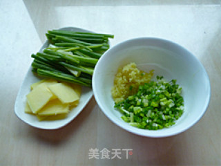 葱油鸡的做法步骤：3