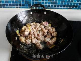 菜椒炒鸡块的做法步骤：5