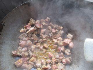 红烧牛肉的做法步骤：2