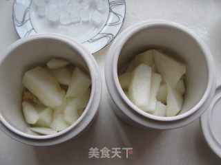 雪梨冰糖银耳的做法步骤：4