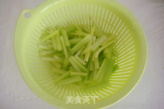 子姜炒肉丝的做法步骤：4