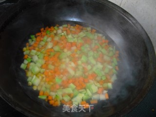 西兰花彩蔬小炒的做法步骤：4