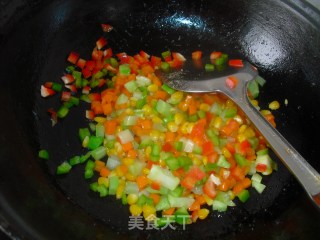 西兰花彩蔬小炒的做法步骤：6