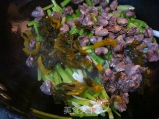 香芹爆鸡心的做法步骤：7