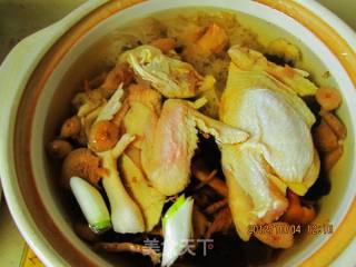 山菌黄鸡汤的做法步骤：5