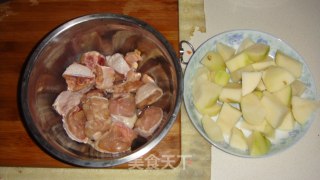 冰糖烧鸭腿的做法步骤：1