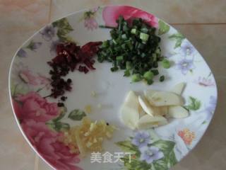 腐竹香菇炖鱼的做法步骤：2