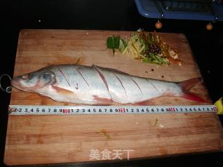 红烧红尾鱼的做法步骤：2