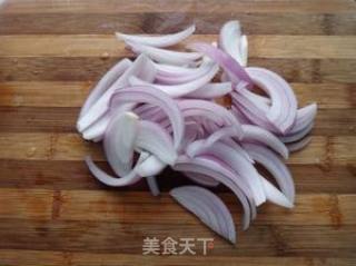 洋葱炒牛肉的做法步骤：2