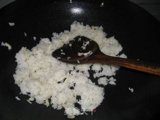 三文鱼蛋白炒饭的做法步骤：3