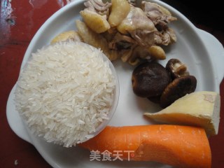 胡萝卜香菇三黄鸡粥的做法步骤：1