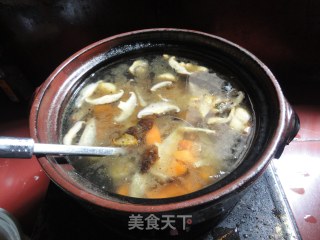 胡萝卜香菇三黄鸡粥的做法步骤：5