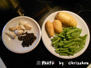 刀豆土豆条---全素热炒的做法步骤：1