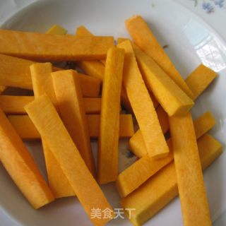 南瓜黄金条的做法步骤：2