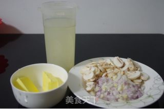奶油蘑菇汤的做法步骤：2