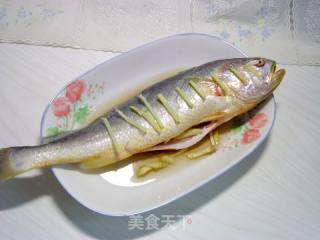 酱烧黄花鱼的做法步骤：2