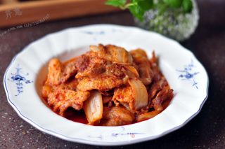 辣白菜炒五花肉的做法步骤：7