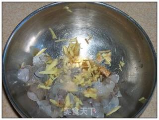 虾仁酿丝瓜的做法步骤：2