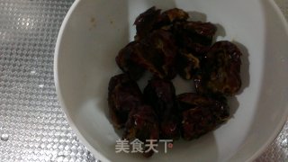 红枣莲子银耳汤的做法步骤：3
