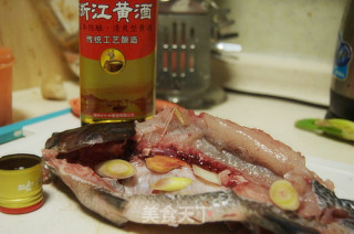 第一次的尝试《芝香烤鱼》的做法步骤：2