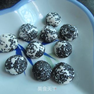 糯米芝麻糍的做法步骤：4