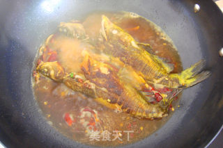 红烧黄骨鱼的做法步骤：8
