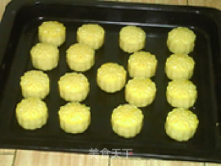 奶黄月饼的做法步骤：26