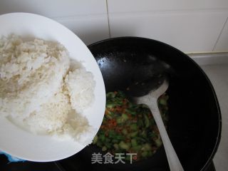 蔬菜炒饭的做法步骤：5