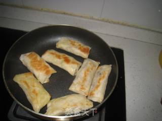 黑木耳瘦肉春卷的做法步骤：8