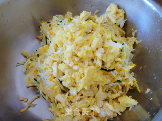 【怡汝私房健康主食】西葫芦鸡蛋烫面蒸饺的做法步骤：7
