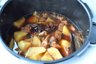 压力煲土豆炖牛肉的做法步骤：15