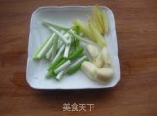 栗子鸡腿肉的做法步骤：3