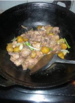 栗子鸡腿肉的做法步骤：11
