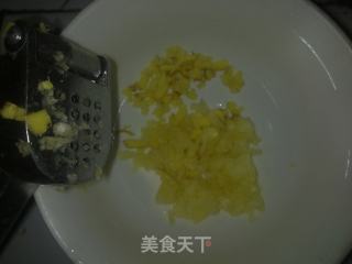 蒜香菠菜的做法步骤：2