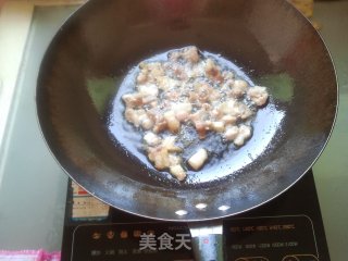 咸蛋黄杂菜炒糯米饭的做法步骤：4