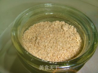 自制喷香芝麻盐的做法步骤：4
