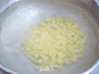 营养早餐の【囧囧沙拉面包】的做法步骤：1